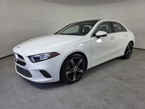 Certified 2022 Mercedes-Benz A 220 image 8