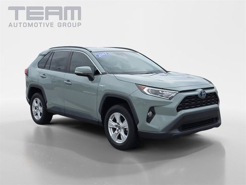 Used 2021 Toyota RAV4 XLE w/ Convenience Package image 1