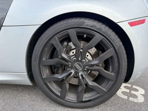 Used 2011 Audi R8 V10 image 13