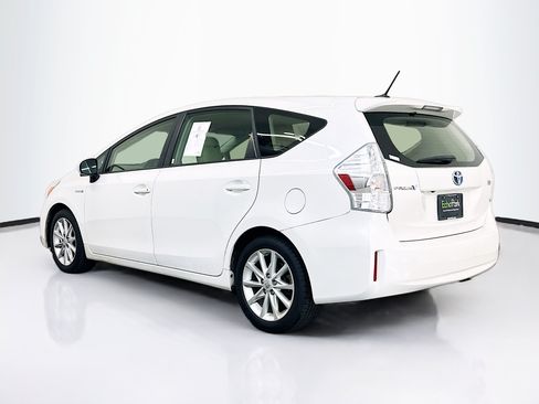 Used 2014 Toyota Prius V Five FWD image 5
