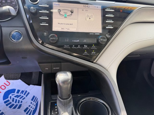 Used 2020 Toyota Camry SE w/ Sunroof Package FWD image 27