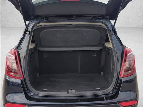 Used 2022 Buick Encore Preferred AWD/4WD image 7