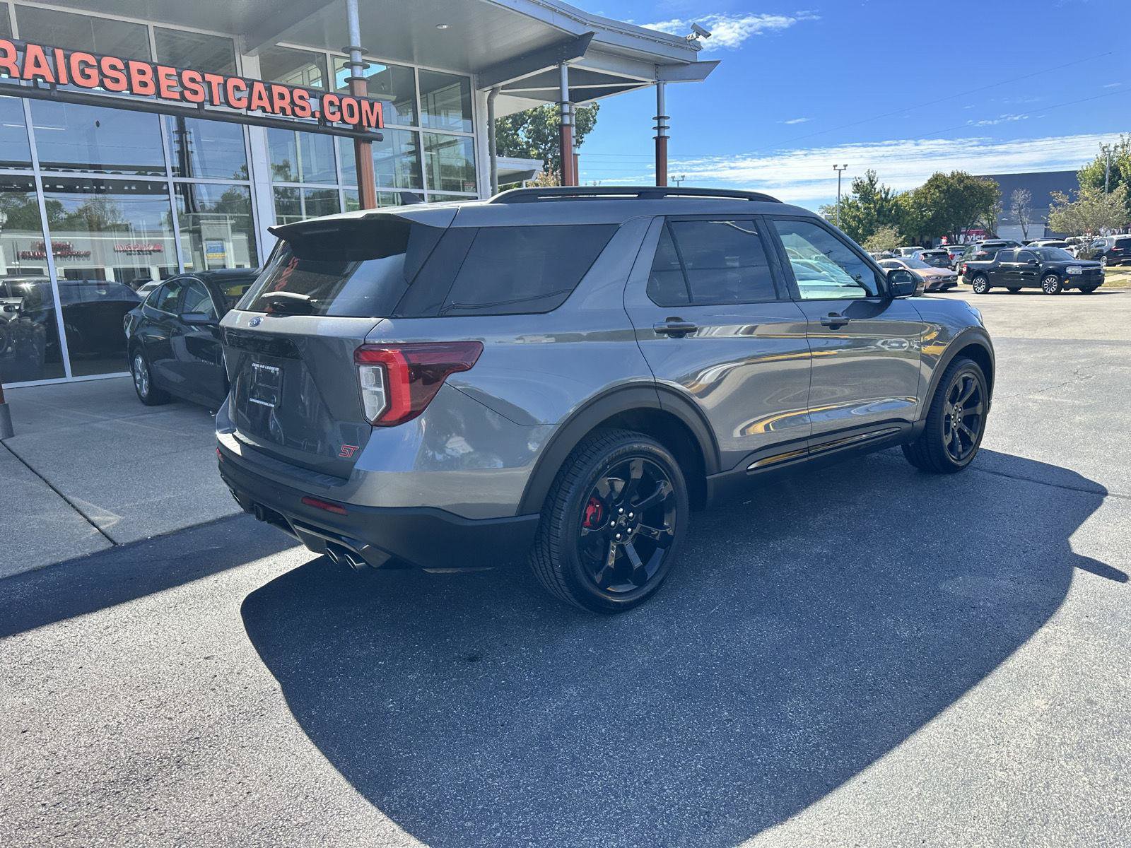 Used 2023 Ford Explorer ST w/ Equipment Group 401A AWD/4WD image 2