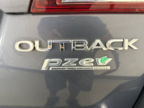 Used 2016 Subaru Outback 2.5i Limited AWD/4WD image 5