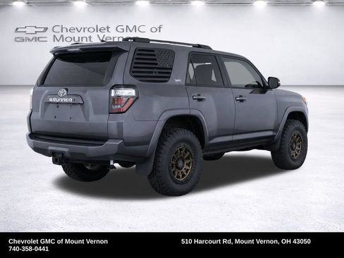 Used 2022 Toyota 4Runner SR5 Premium w/ Moonroof Package AWD/4WD image 21