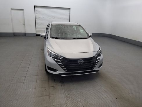 Used 2023 Nissan Versa SV FWD image 14