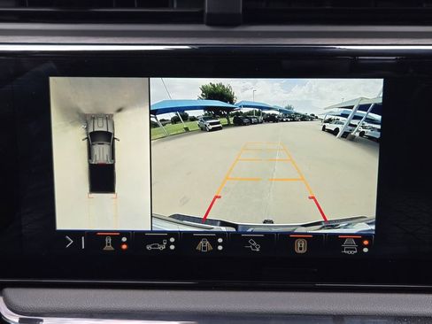 Used 2024 GMC Sierra 2500 AT4 w/ AT4 Premium Plus Package AWD/4WD image 13