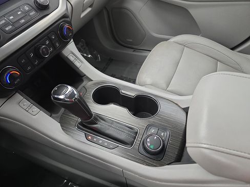 Used 2018 GMC Acadia SLT FWD image 25