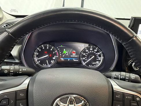 Used 2021 Toyota Highlander Platinum AWD/4WD image 29