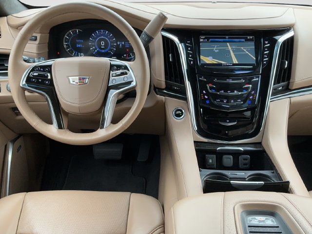 Used 2018 Cadillac Escalade Platinum AWD/4WD image 12