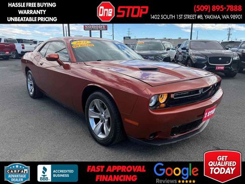Used 2021 Dodge Challenger SXT RWD image 1