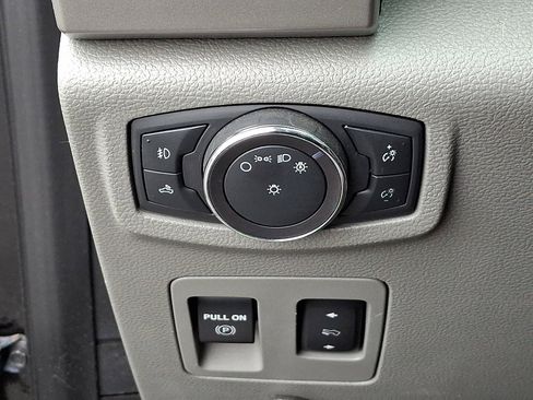 Used 2019 Ford F150 Lariat image 27