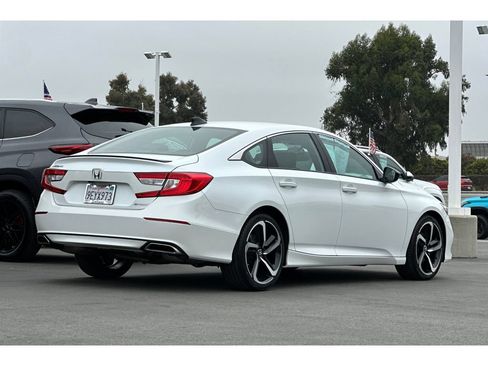 Used 2022 Honda Accord Sport image 4