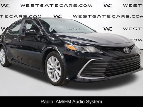 Used 2022 Toyota Camry LE image 2