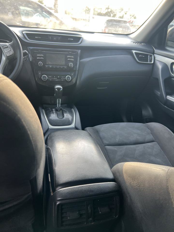 Used 2015 Nissan Rogue SV FWD image 8