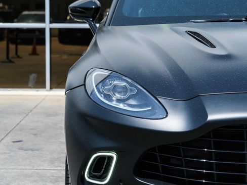 Used 2023 Aston Martin DBX AWD/4WD image 3