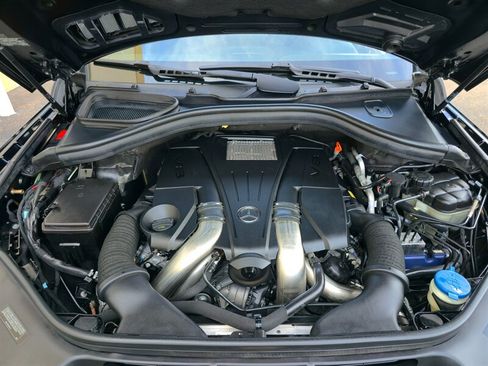 Used 2017 Mercedes-Benz GLS 550 4MATIC w/ Driver Assistance Package image 34