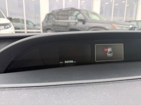 Used 2022 Toyota Prius AWD image 3