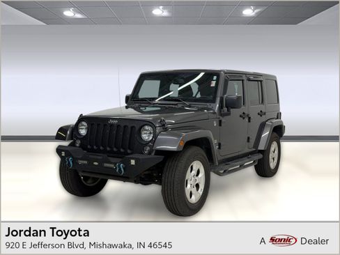 Used 2014 Jeep Wrangler Unlimited Sahara w/ Connectivity Group AWD/4WD image 1