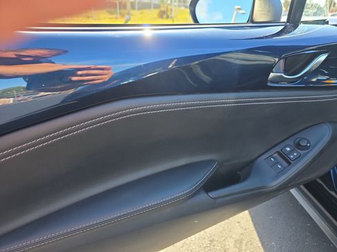 Used 2021 MAZDA MX-5 Miata RF Grand Touring image 12