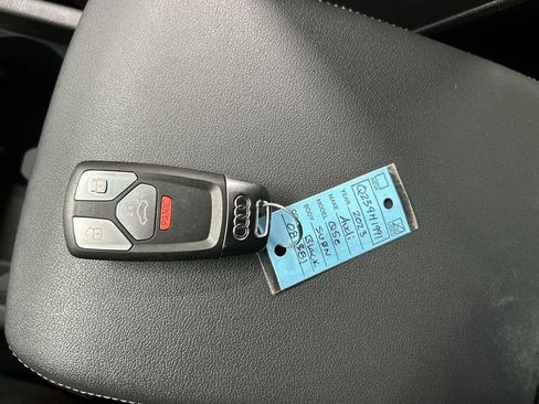 Used 2023 Audi Q5 e Premium Plus w/ Premium Plus Package image 12