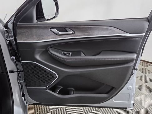 New 2026 Jeep Grand Cherokee Limited Reserve image 31