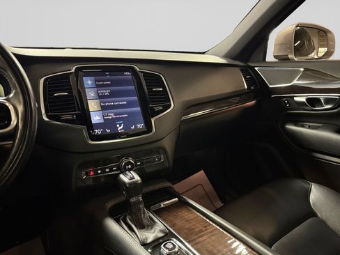 Used 2018 Volvo XC90 T5 Momentum w/ Convenience Package AWD/4WD image 20
