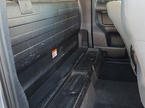 Used 2017 Toyota Tacoma SR image 22