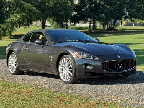 Used 2010 Maserati GranTurismo Convertible RWD image 1