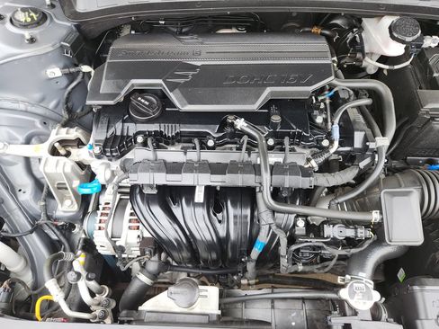 Used 2025 Hyundai Elantra SEL FWD image 29
