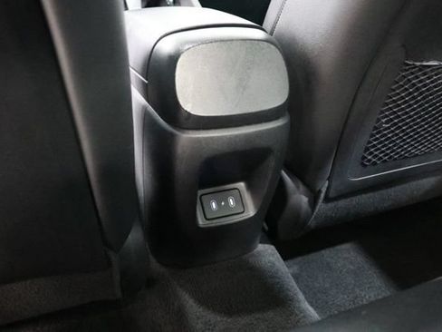 Used 2025 Hyundai Elantra Limited FWD image 31