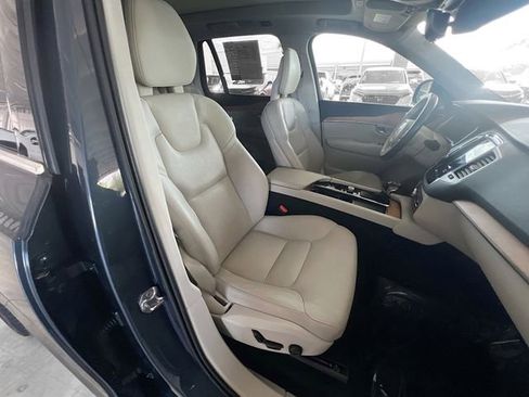 Used 2021 Volvo XC90 T6 Momentum image 30