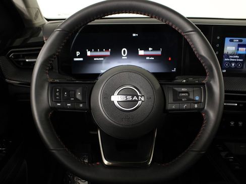 Certified 2025 Nissan Kicks SR image 10