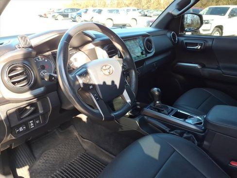 Used 2019 Toyota Tacoma TRD Off-Road image 20
