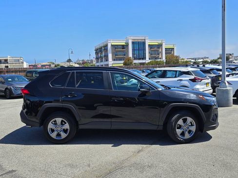 Used 2025 Toyota RAV4 XLE AWD/4WD image 29
