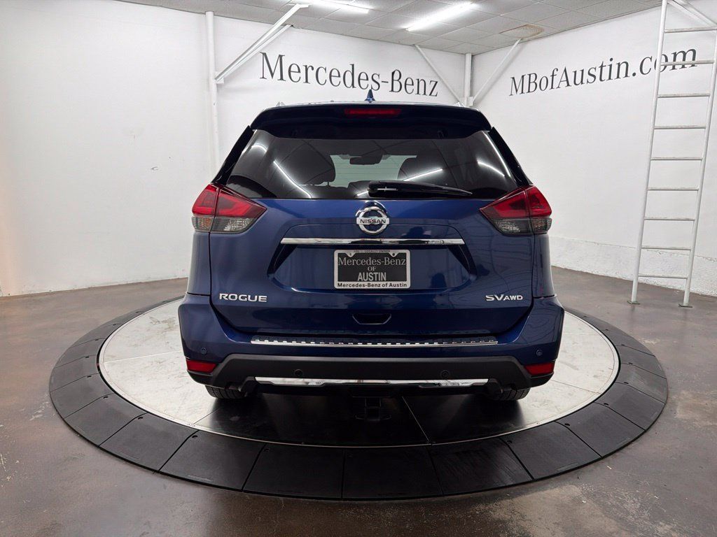 Used 2020 Nissan Rogue SV AWD/4WD image 6