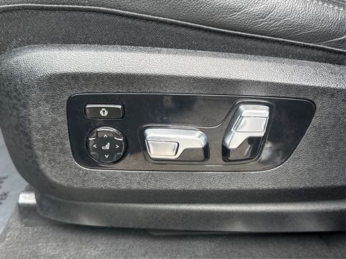 Used 2021 BMW X5 M50i w/ Executive Package image 41