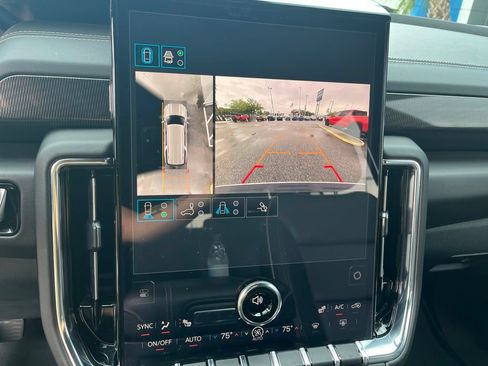 Used 2025 GMC Yukon XL Elevation RWD image 22