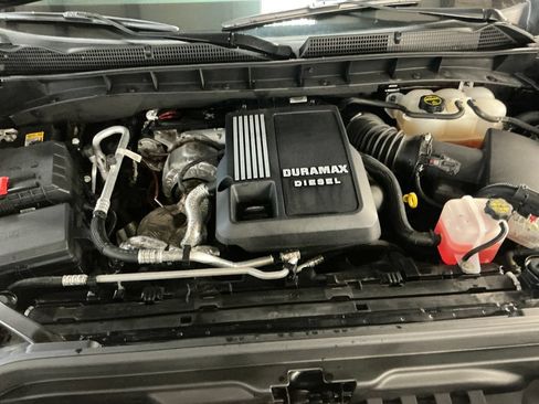 Used 2024 GMC Sierra 1500 AT4 w/ Technology Package AWD/4WD image 10