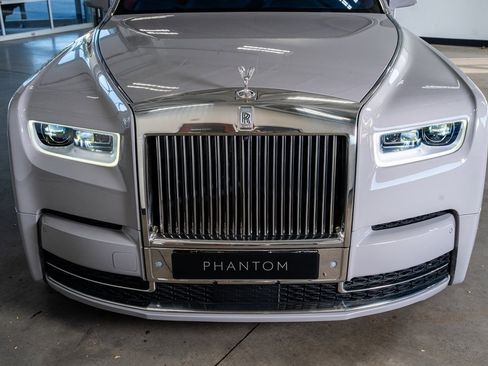 Used 2022 Rolls-Royce Phantom Sedan image 16
