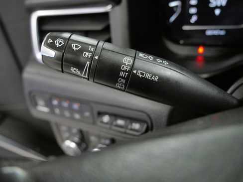 Used 2022 GMC Yukon Denali w/ Denali Premium Package image 29