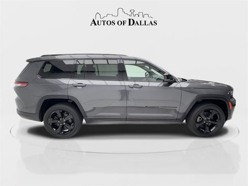 Used 2023 Jeep Grand Cherokee L Laredo image 7
