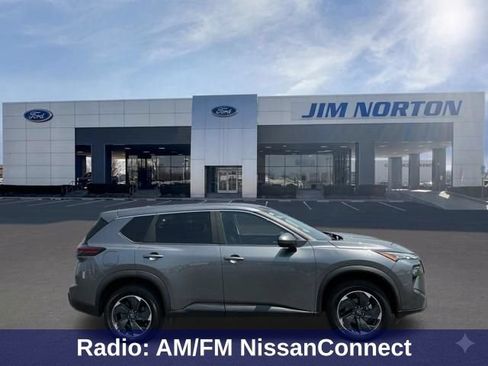 Used 2024 Nissan Rogue SV AWD/4WD image 3