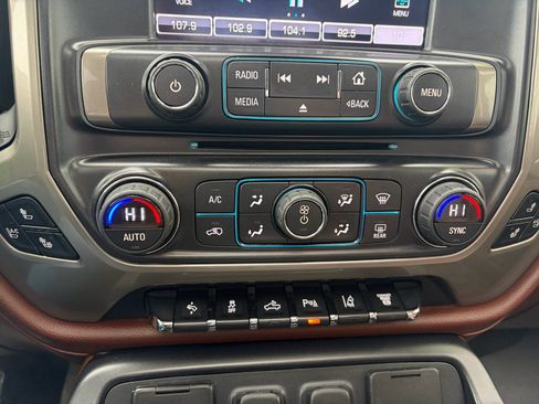 Used 2015 Chevrolet Silverado 2500 High Country image 31