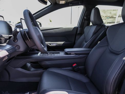 New 2026 Lexus ES 350h AWD image 18