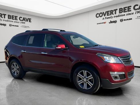 Used 2017 Chevrolet Traverse LT image 1