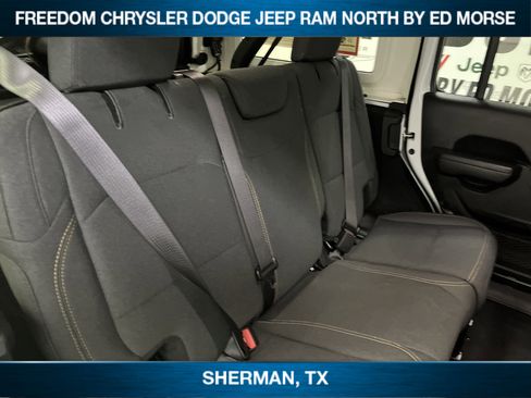 Used 2025 Jeep Wrangler Sport S image 10