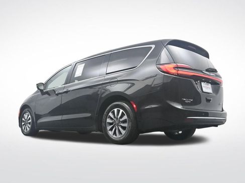 Used 2023 Chrysler Pacifica Touring-L FWD image 36