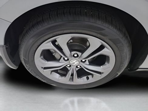 Used 2024 Honda Accord EX-L image 9
