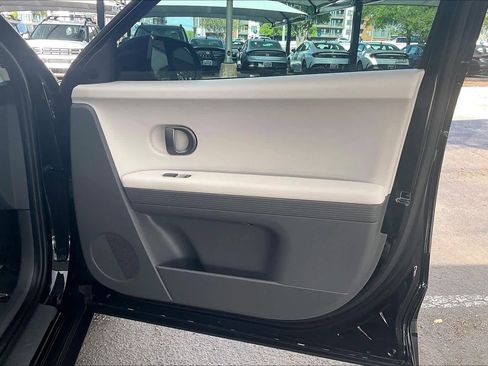 Certified 2025 Hyundai Ioniq 5 SEL image 22